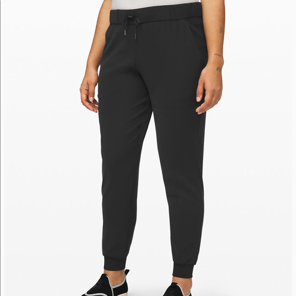 Lululemon On The Fly Jogger